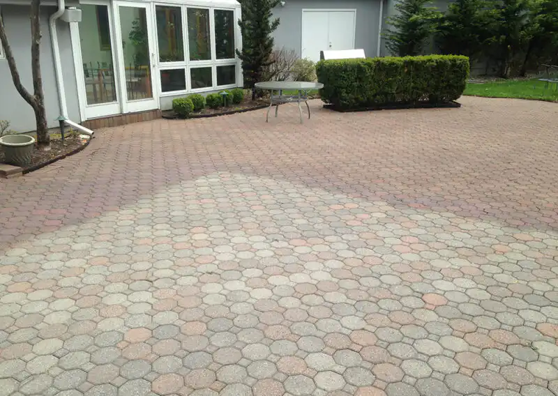 Restoring Faded Pavers - 2015-04-30 11.32.24-1000