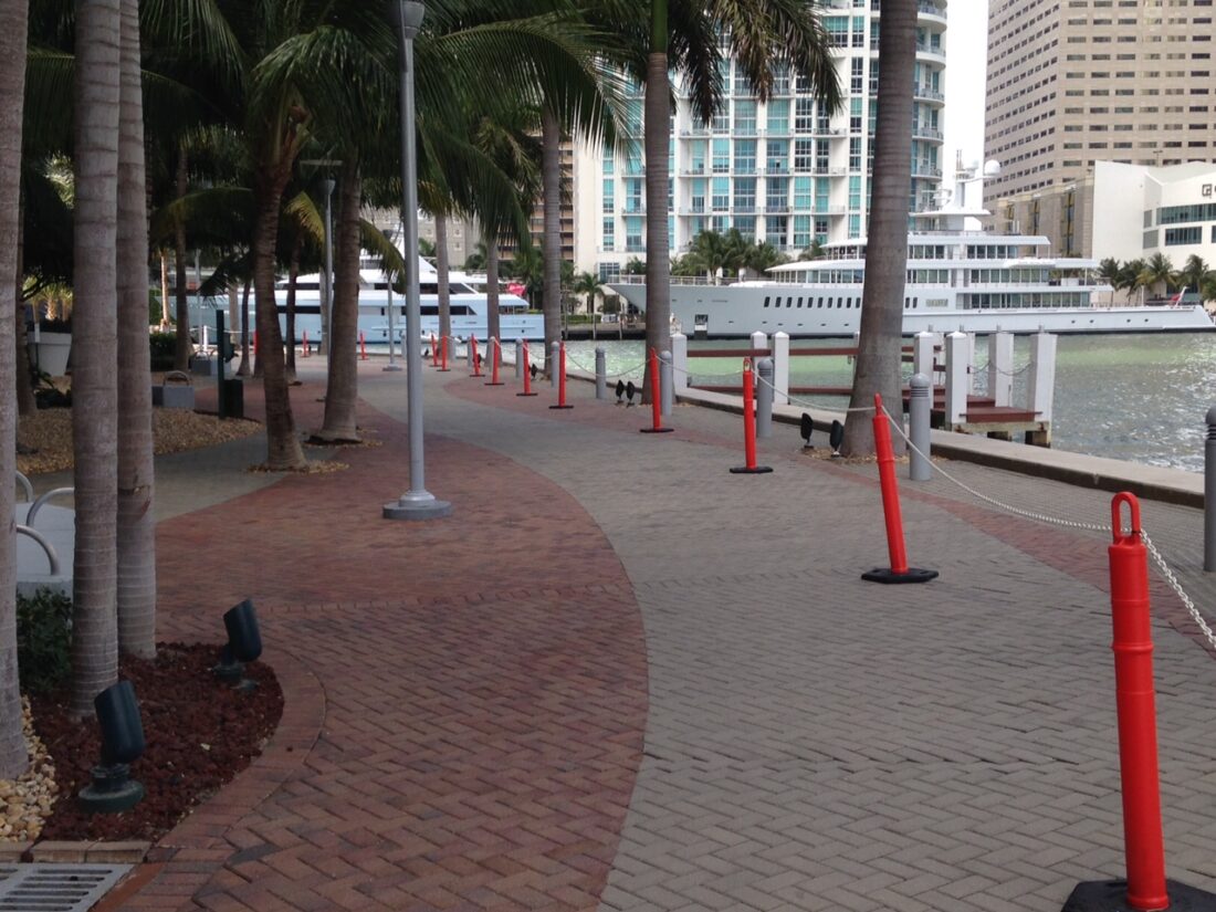 CLEANING & SEALING PAVERS